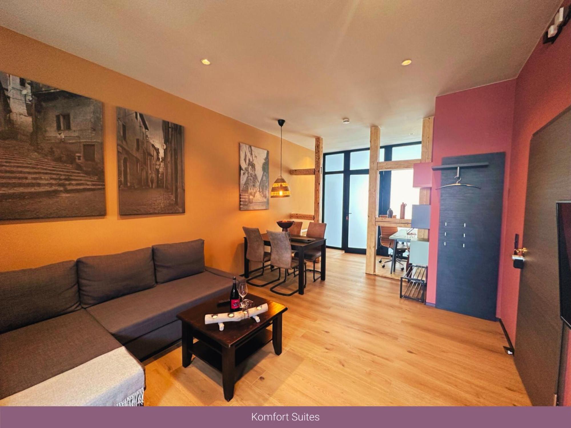 Trattoria & Apartments - Casa Da Enzo جوسلار الغرفة الصورة