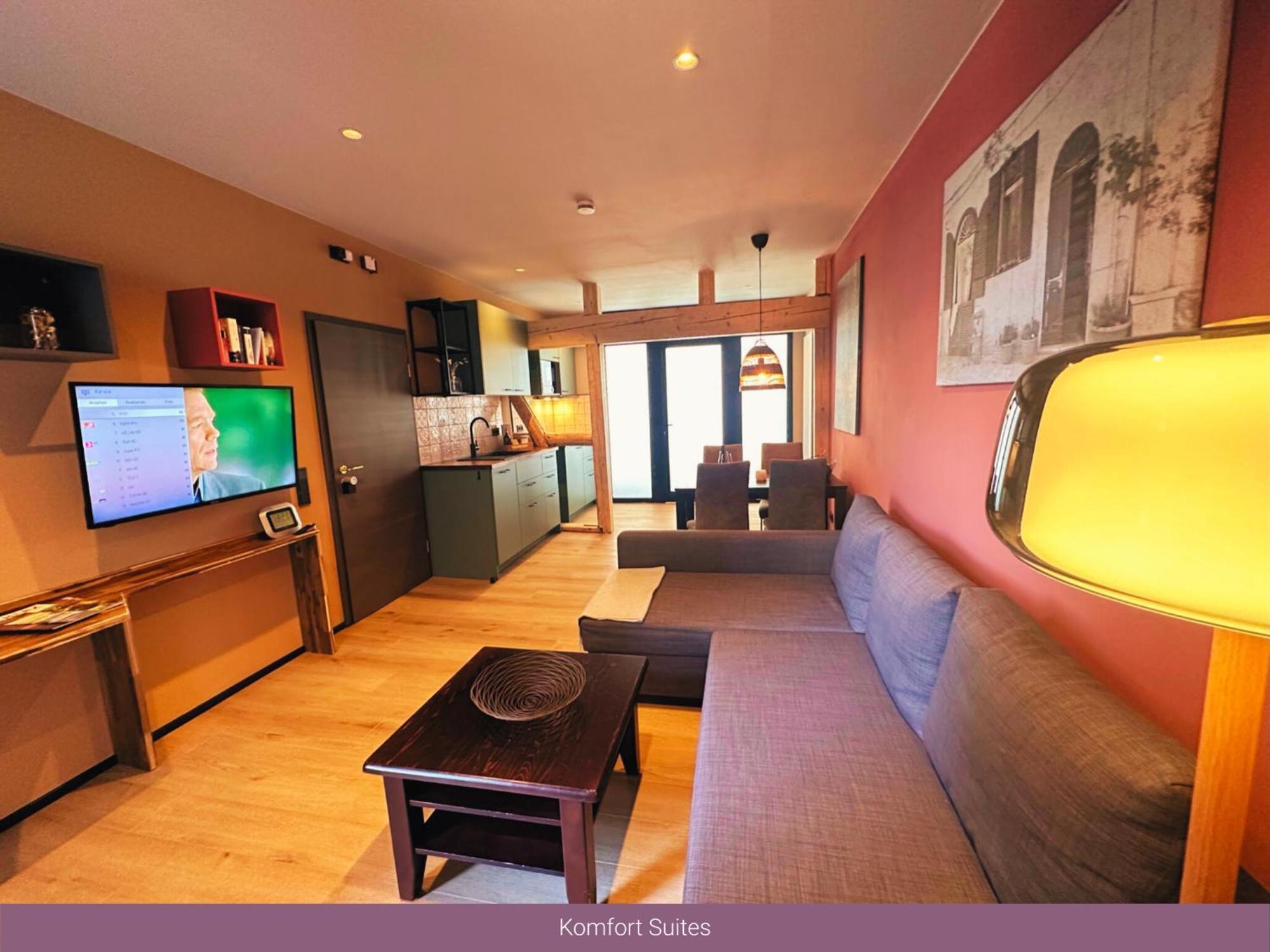 Trattoria & Apartments - Casa Da Enzo جوسلار المظهر الخارجي الصورة